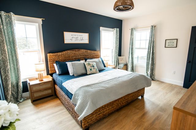 101 Spyglass LN, Huddleston, VA 24104