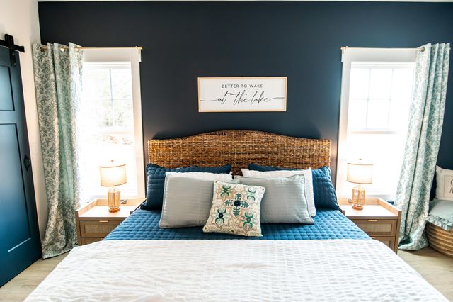101 Spyglass LN, Huddleston, VA 24104