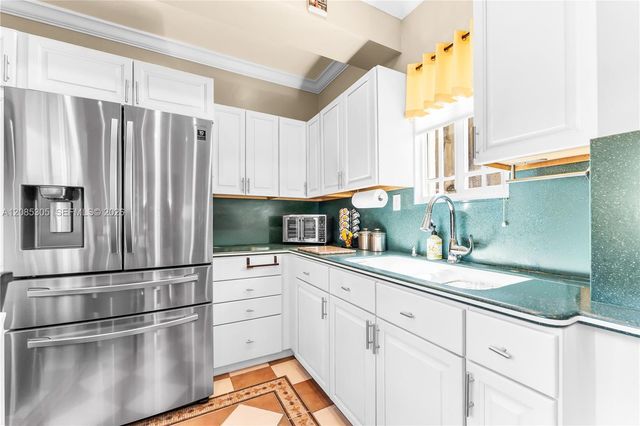 3719 Sheridan Avenue, Miami Beach, FL 33140