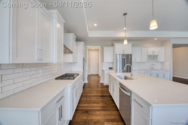 5809 Hartwick Drive, West Bloomfield, MI 48324