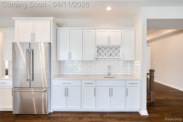 5809 Hartwick Drive, West Bloomfield, MI 48324