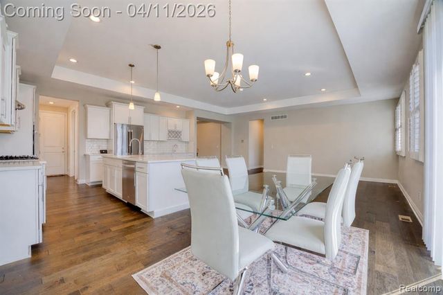 5809 Hartwick Drive, West Bloomfield, MI 48324
