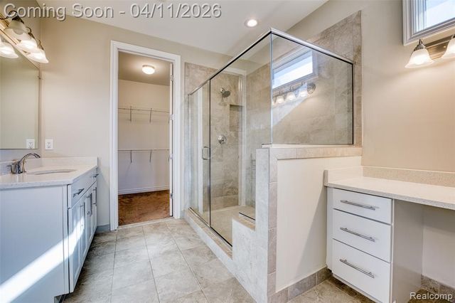 5809 Hartwick Drive, West Bloomfield, MI 48324