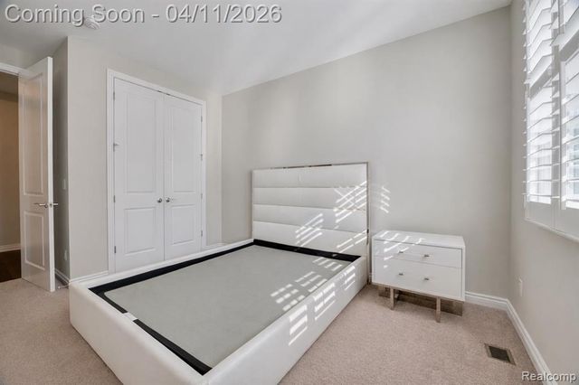 5809 Hartwick Drive, West Bloomfield, MI 48324