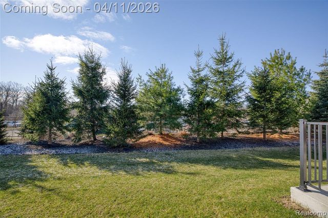 5809 Hartwick Drive, West Bloomfield, MI 48324
