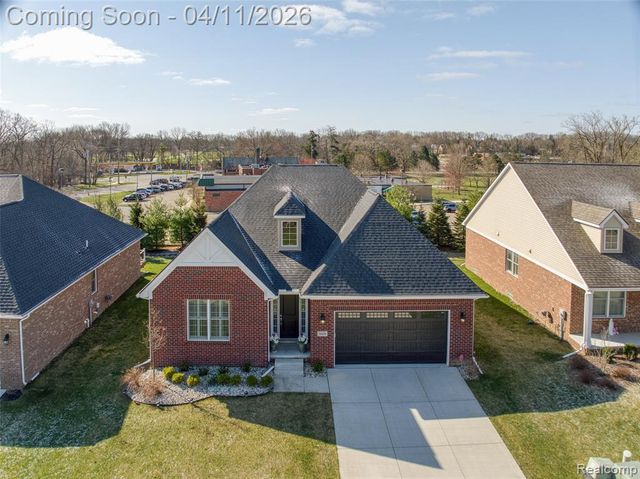 5809 Hartwick Drive, West Bloomfield, MI 48324