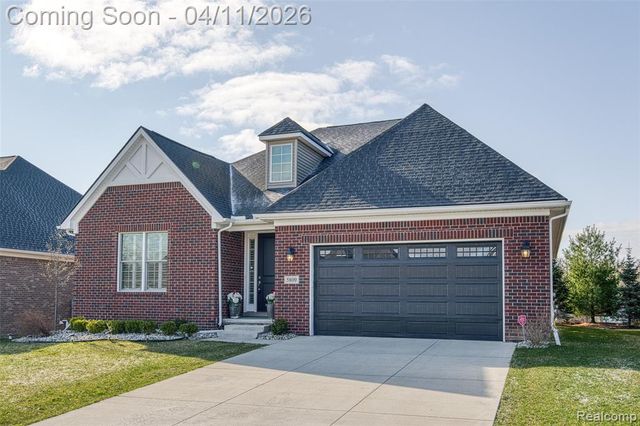 5809 Hartwick Drive, West Bloomfield, MI 48324