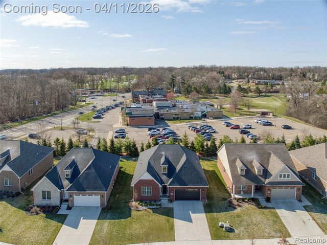 5809 Hartwick Drive, West Bloomfield, MI 48324