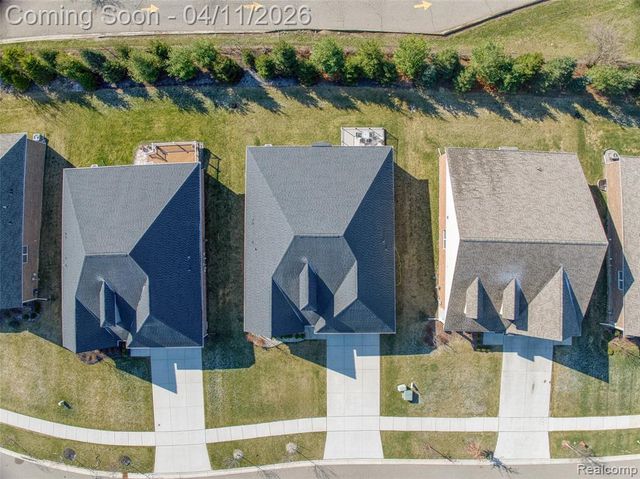 5809 Hartwick Drive, West Bloomfield, MI 48324