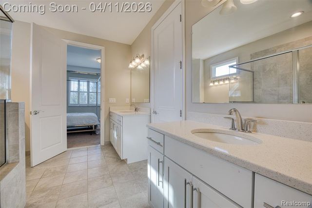 5809 Hartwick Drive, West Bloomfield, MI 48324