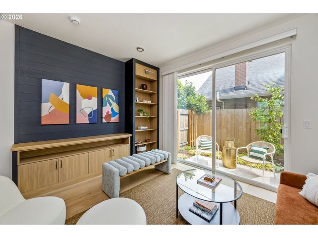 1792 Se SPOKANE St, Portland, OR 97202