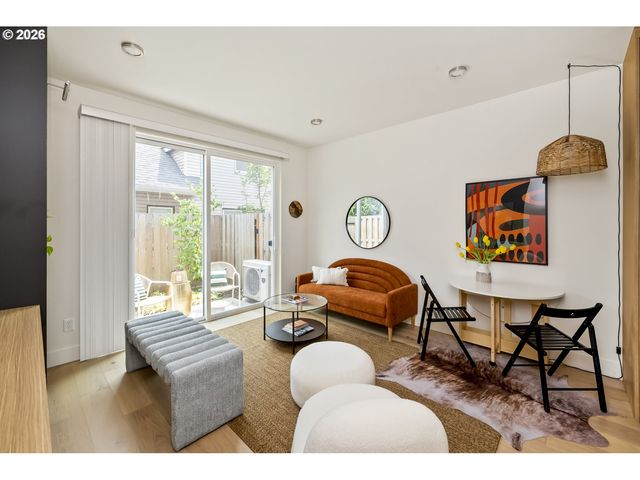 1792 Se SPOKANE St, Portland, OR 97202