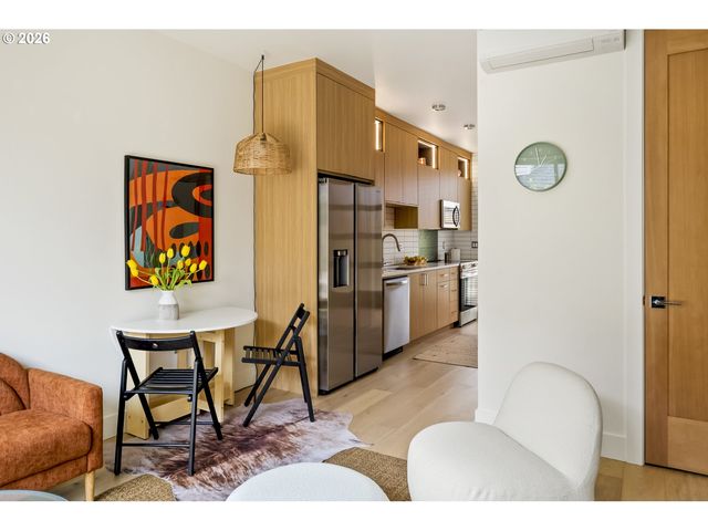 1792 Se SPOKANE St, Portland, OR 97202