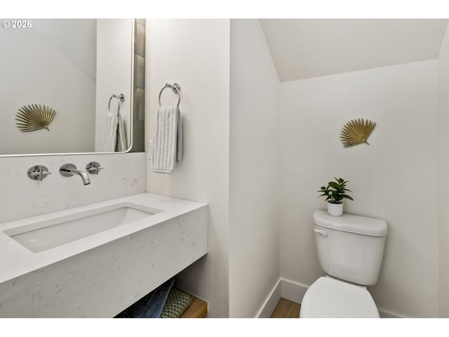 1792 Se SPOKANE St, Portland, OR 97202