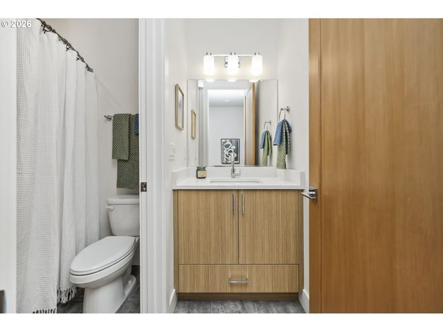 1792 Se SPOKANE St, Portland, OR 97202
