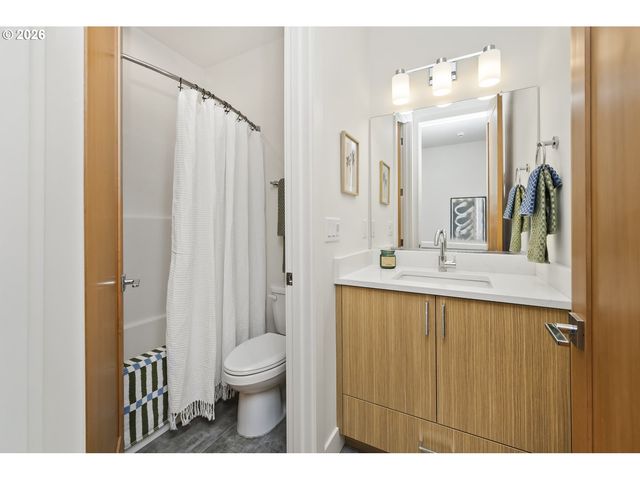 1792 Se SPOKANE St, Portland, OR 97202