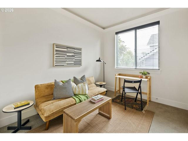 1792 Se SPOKANE St, Portland, OR 97202