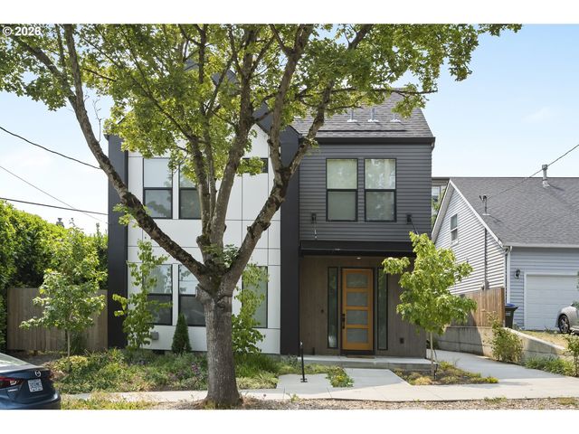 1792 Se SPOKANE St, Portland, OR 97202