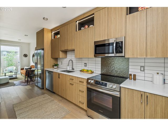1792 Se SPOKANE St, Portland, OR 97202