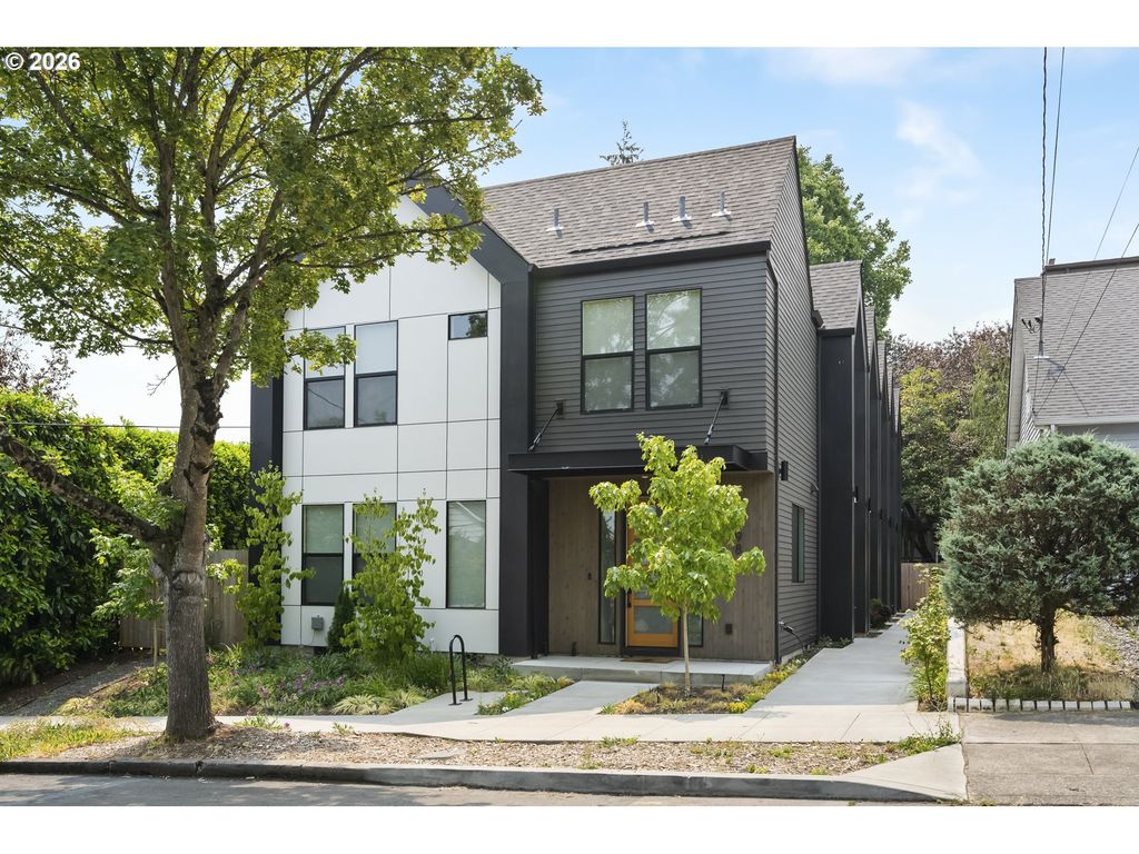 1792 Se SPOKANE St, Portland, OR 97202