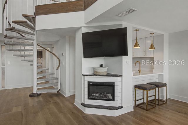 2 Shelter Cove Ln Apt 227, Hilton Head Island, SC 29928