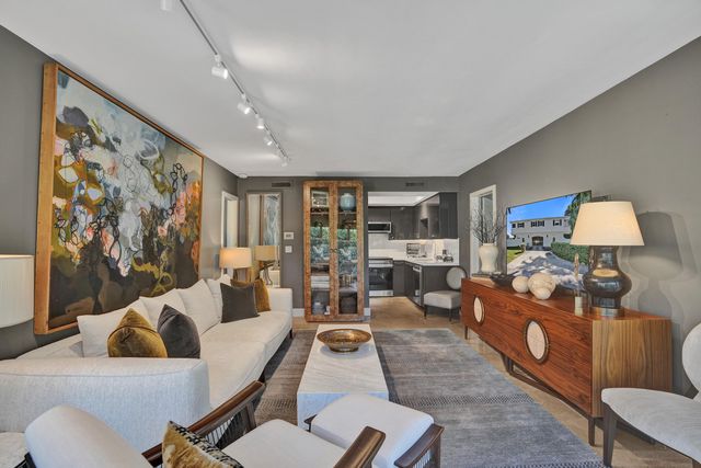 2430 SE 17th Street G, Fort Lauderdale, FL 33316