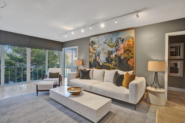 2430 SE 17th Street G, Fort Lauderdale, FL 33316