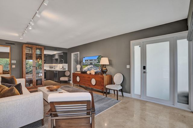 2430 SE 17th Street G, Fort Lauderdale, FL 33316