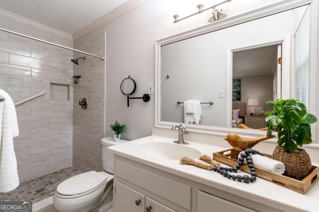 2711 Shetland Drive, Decatur, GA 30033