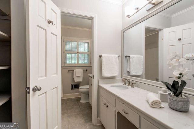 2711 Shetland Drive, Decatur, GA 30033