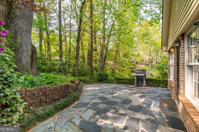 2711 Shetland Drive, Decatur, GA 30033