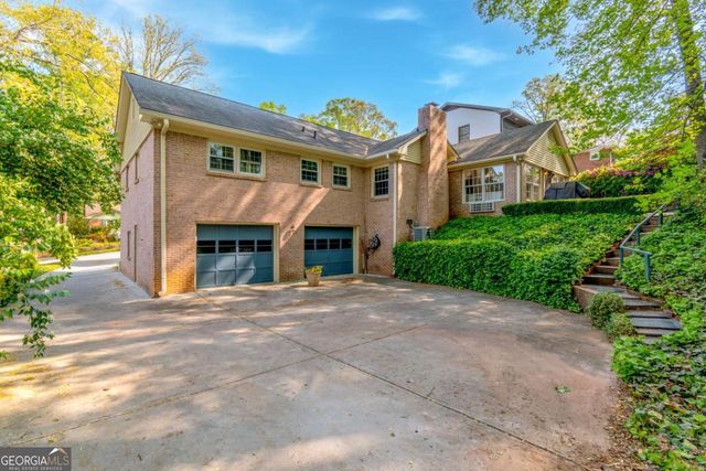 2711 Shetland Drive, Decatur, GA 30033