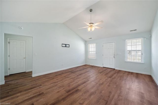 3687 Cheshire Woods Drive, Winston-salem, NC 27106