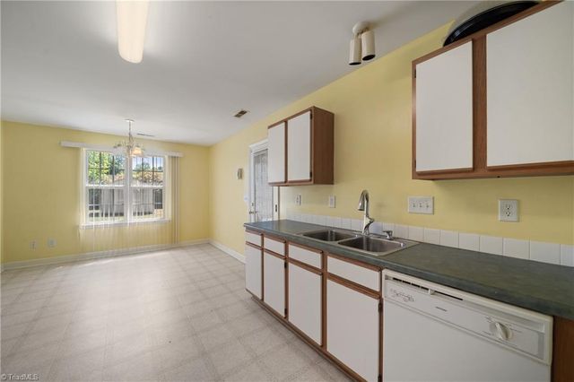 3687 Cheshire Woods Drive, Winston-salem, NC 27106