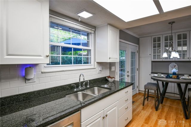 2044 Meadowside Lane, Dayton, OH 45458