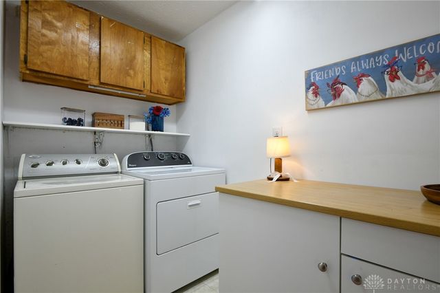 2044 Meadowside Lane, Dayton, OH 45458