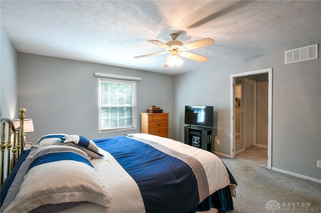 2044 Meadowside Lane, Dayton, OH 45458