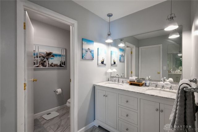 2044 Meadowside Lane, Dayton, OH 45458
