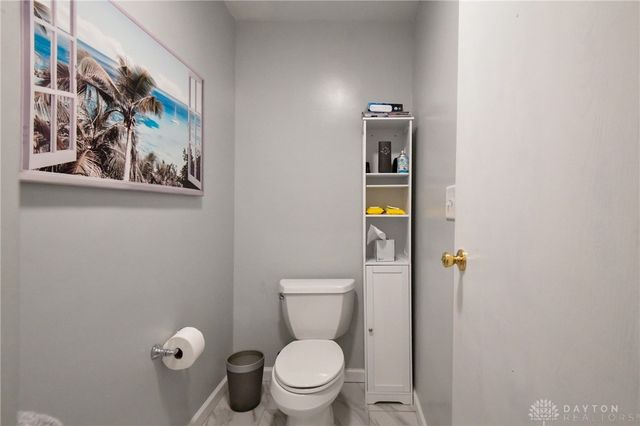 2044 Meadowside Lane, Dayton, OH 45458