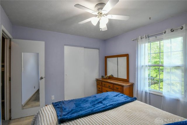 2044 Meadowside Lane, Dayton, OH 45458