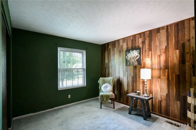 2044 Meadowside Lane, Dayton, OH 45458