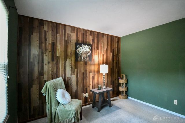 2044 Meadowside Lane, Dayton, OH 45458