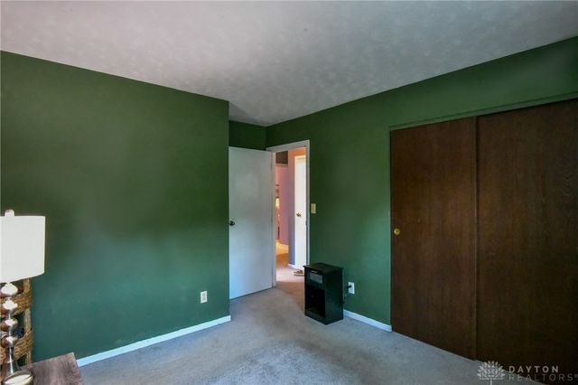2044 Meadowside Lane, Dayton, OH 45458