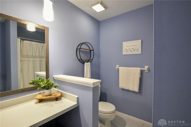 2044 Meadowside Lane, Dayton, OH 45458