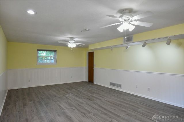 2044 Meadowside Lane, Dayton, OH 45458