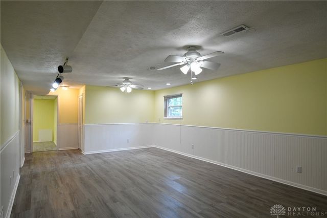 2044 Meadowside Lane, Dayton, OH 45458