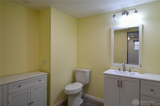 2044 Meadowside Lane, Dayton, OH 45458