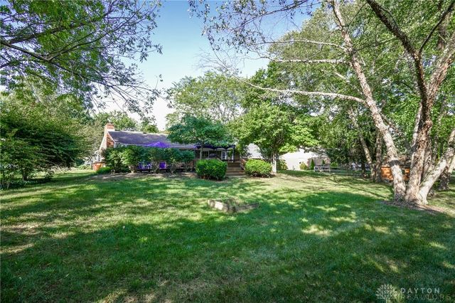 2044 Meadowside Lane, Dayton, OH 45458