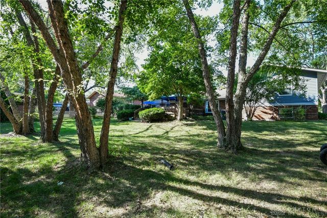 2044 Meadowside Lane, Dayton, OH 45458
