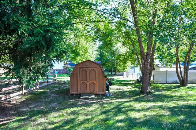 2044 Meadowside Lane, Dayton, OH 45458